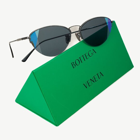 Bottega Veneta BV0245S Ruthenium, Grey & Black Cat-Eye Sunglasses - Picture 10 of 10